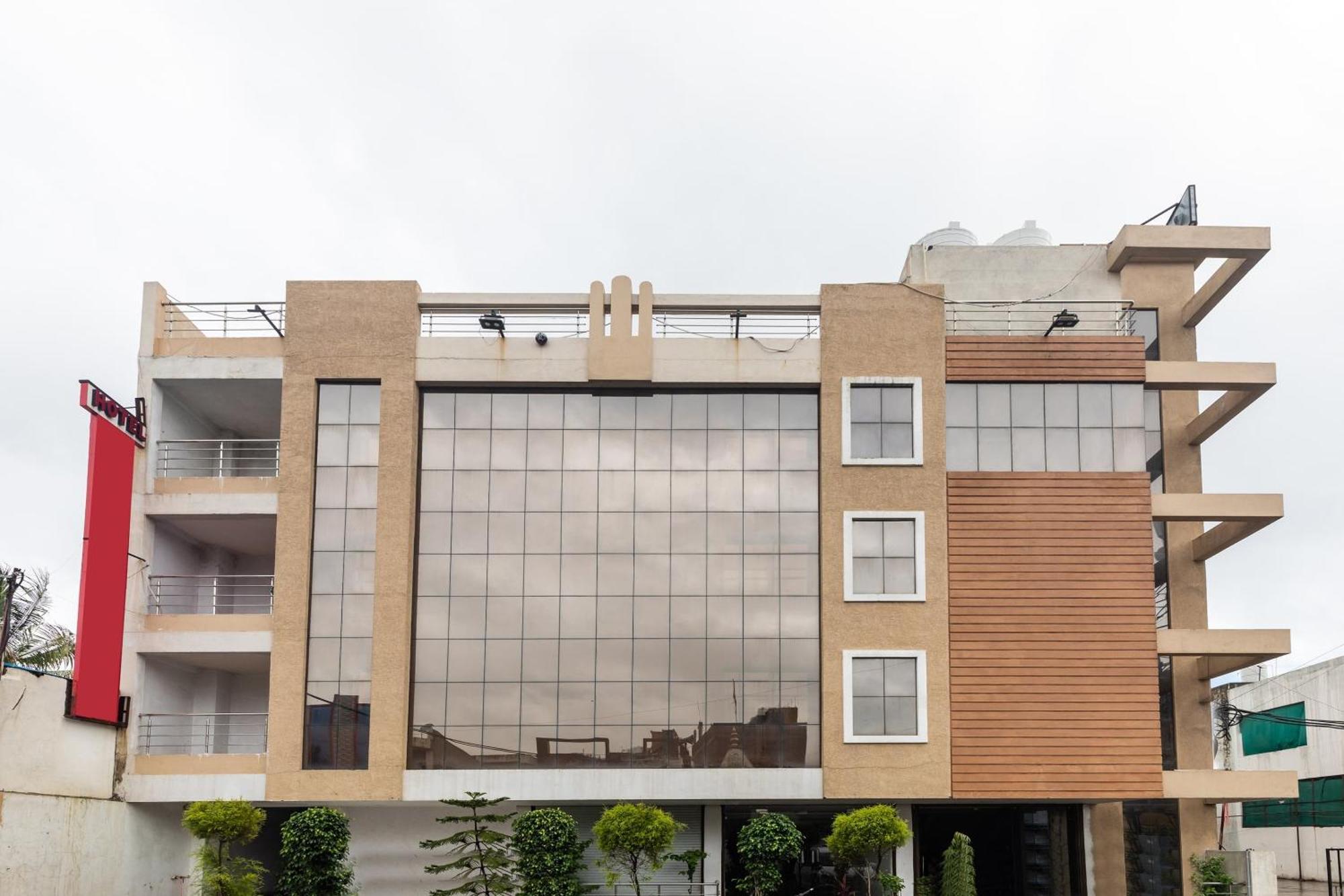 Collection O Prince Palace Ratlam Exterior photo